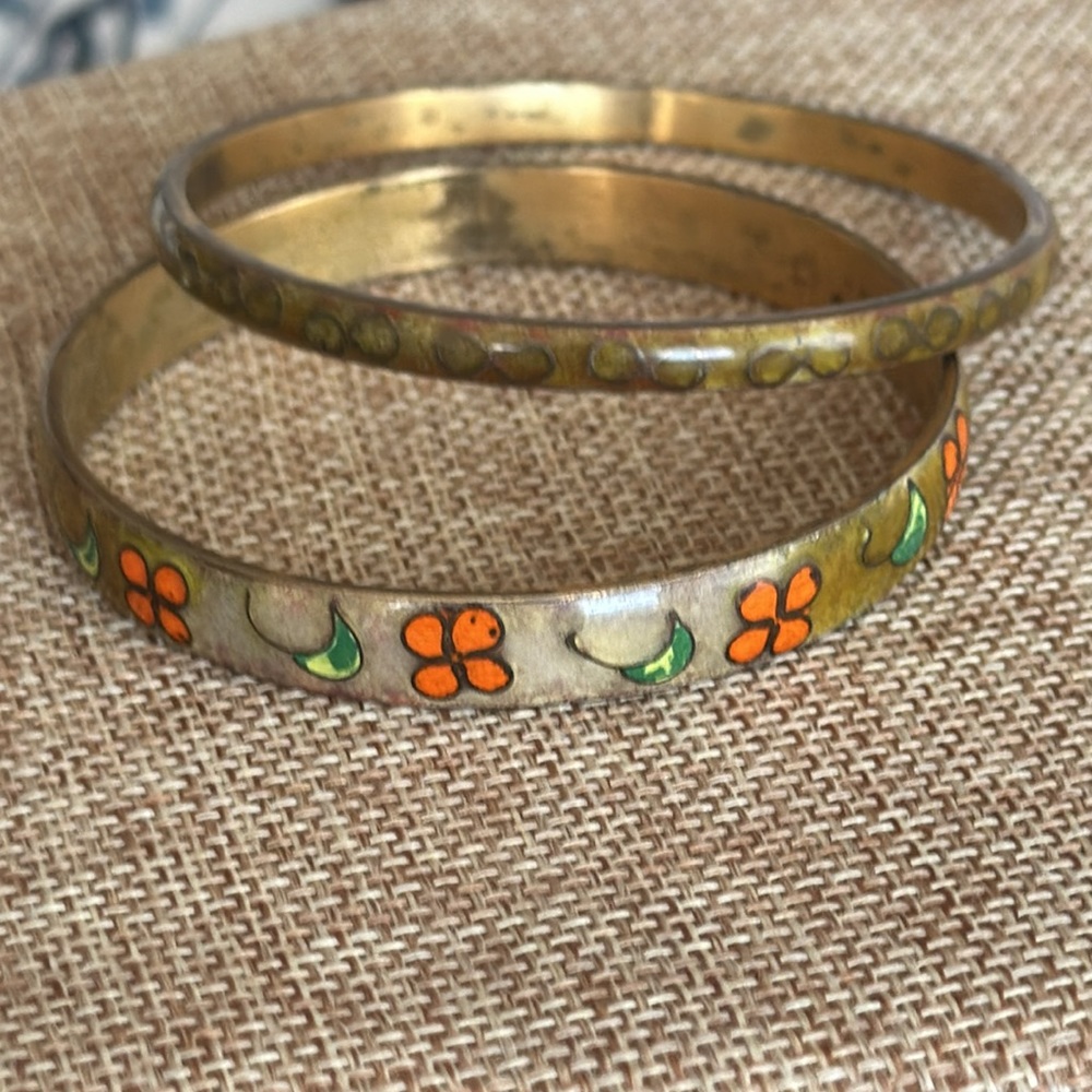 Pair if beautiful vintage bangle bracelets brass and enamel orange and green - Picture 3 of 14